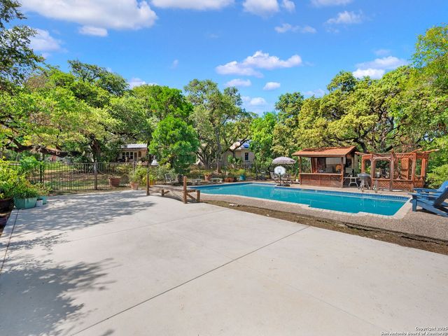 6472 Whitby, San Antonio, TX 78240