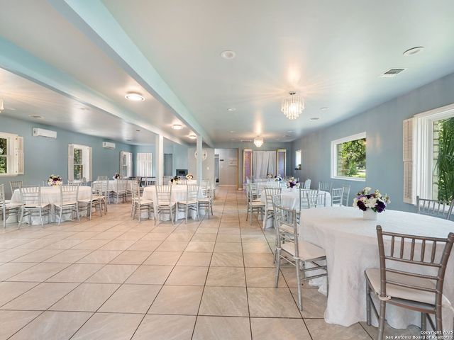 6472 Whitby, San Antonio, TX 78240