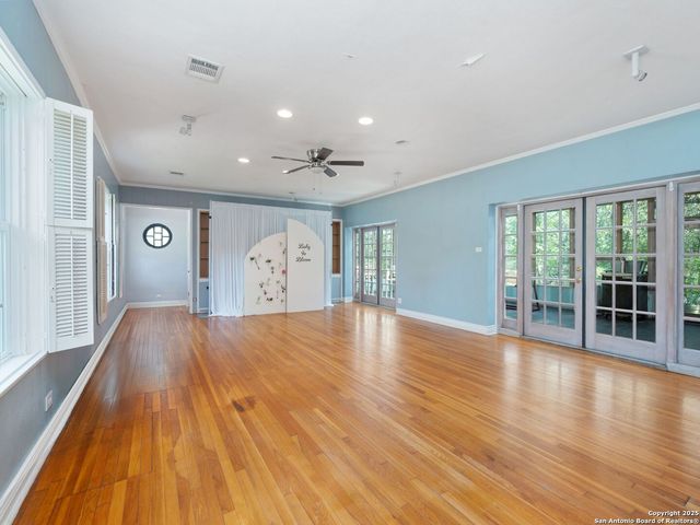 6472 Whitby, San Antonio, TX 78240