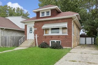 2005 S 9th Avenue, Maywood, IL 60153