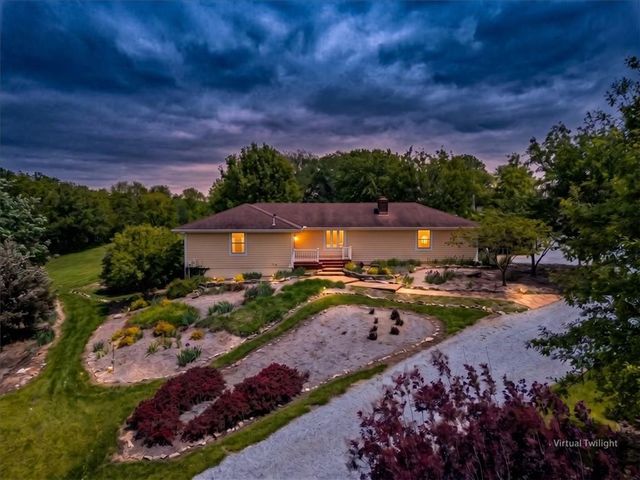 28639 Hospital Drive, Paola, KS 66071