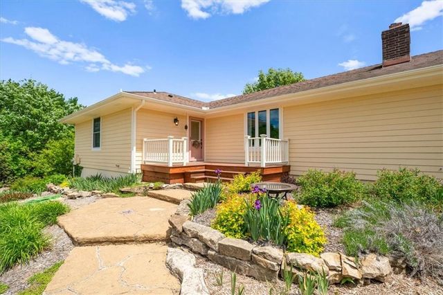 28639 Hospital Drive, Paola, KS 66071