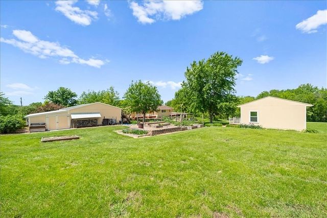 28639 Hospital Drive, Paola, KS 66071
