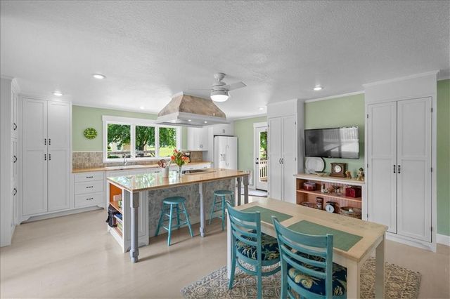28639 Hospital Drive, Paola, KS 66071