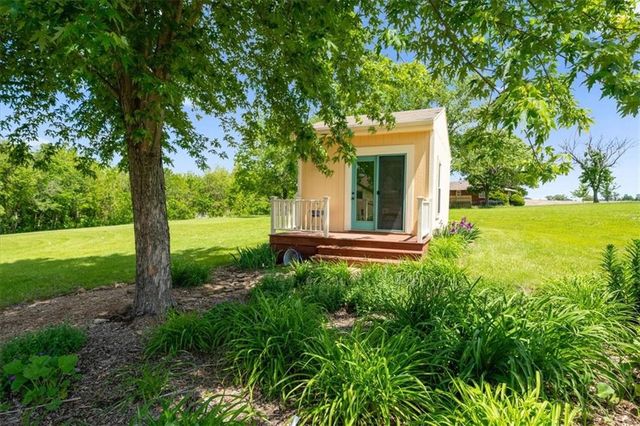 28639 Hospital Drive, Paola, KS 66071