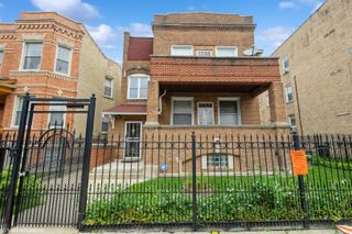 3220 W Cortez Street 1, Chicago, IL 60651