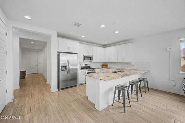 12405 W WAGON WHEEL Drive, Glendale, AZ 85307