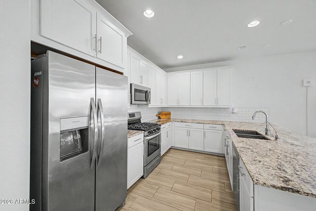 12405 W WAGON WHEEL Drive, Glendale, AZ 85307