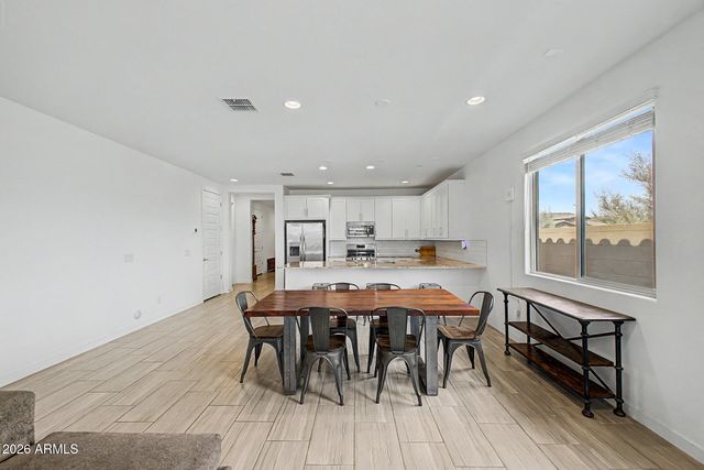 12405 W WAGON WHEEL Drive, Glendale, AZ 85307