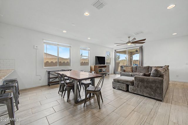 12405 W WAGON WHEEL Drive, Glendale, AZ 85307