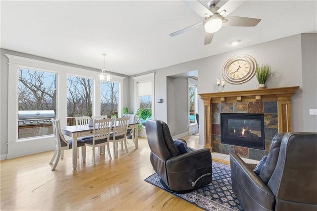 10711 S Appleridge Lane, Olathe, KS 66061