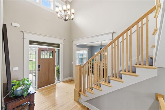 10711 S Appleridge Lane, Olathe, KS 66061