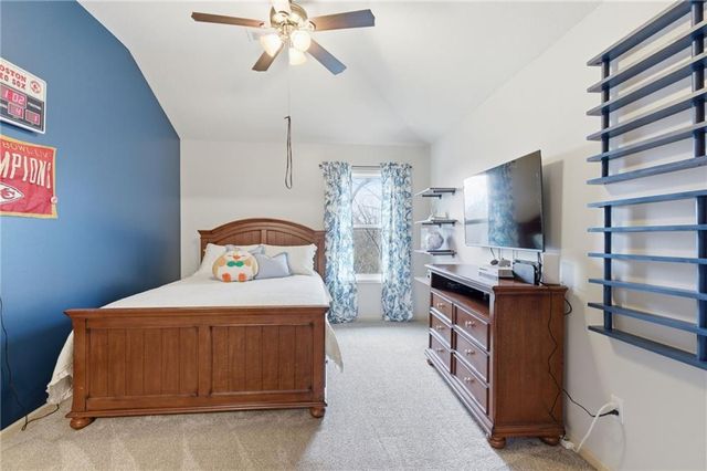 10711 S Appleridge Lane, Olathe, KS 66061