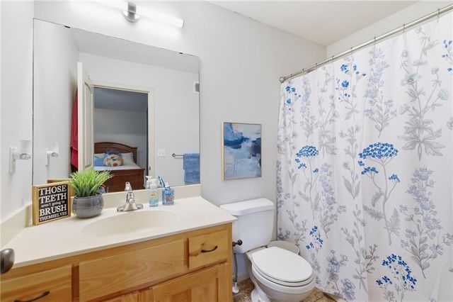 10711 S Appleridge Lane, Olathe, KS 66061