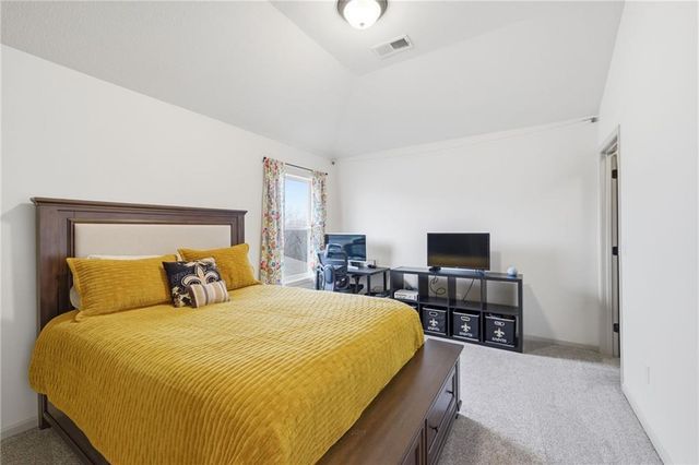 10711 S Appleridge Lane, Olathe, KS 66061