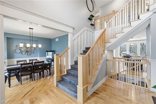 10711 S Appleridge Lane, Olathe, KS 66061