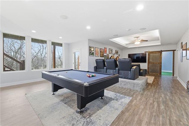 10711 S Appleridge Lane, Olathe, KS 66061