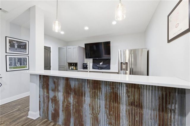 10711 S Appleridge Lane, Olathe, KS 66061