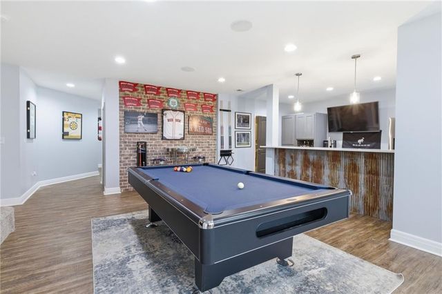 10711 S Appleridge Lane, Olathe, KS 66061
