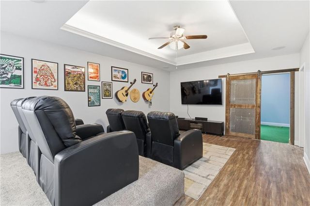 10711 S Appleridge Lane, Olathe, KS 66061
