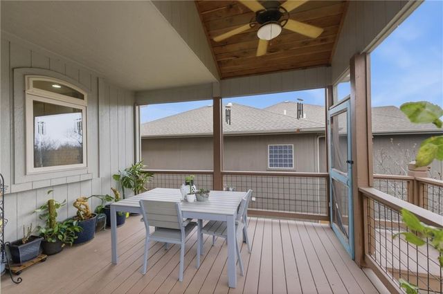 10711 S Appleridge Lane, Olathe, KS 66061