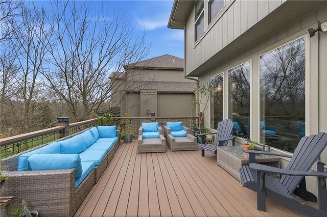 10711 S Appleridge Lane, Olathe, KS 66061