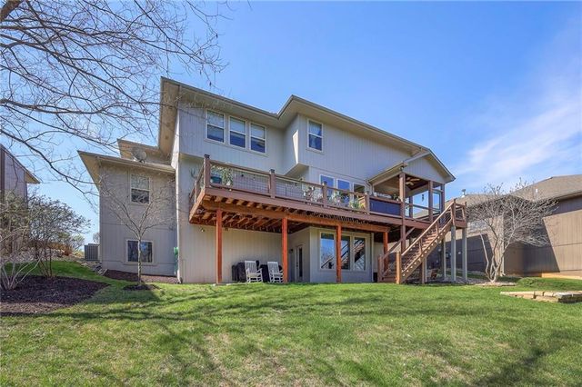 10711 S Appleridge Lane, Olathe, KS 66061