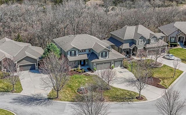 10711 S Appleridge Lane, Olathe, KS 66061