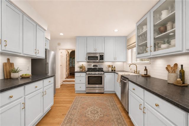 724 S Linden Ave, Point Breeze, PA 15208