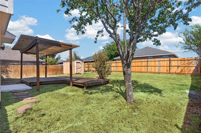 129 Maned Drive, Sanger, TX 76266