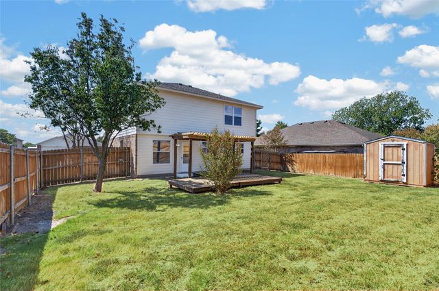 129 Maned Drive, Sanger, TX 76266
