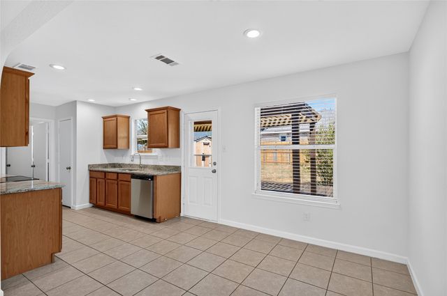 129 Maned Drive, Sanger, TX 76266
