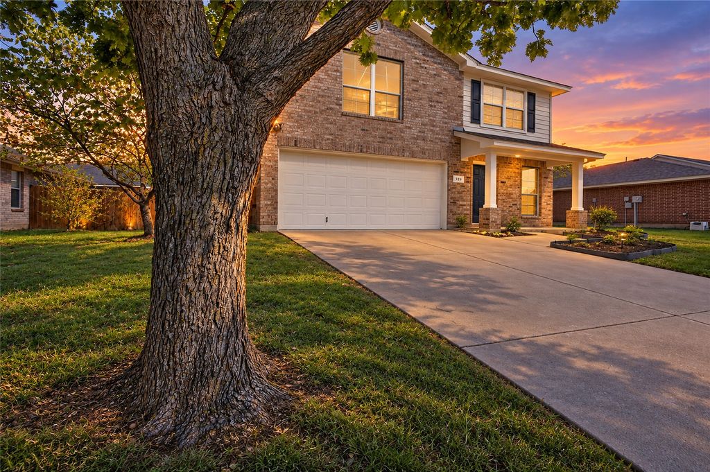 129 Maned Drive, Sanger, TX 76266