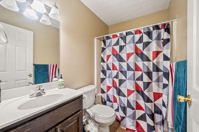 112 Raymond Lane, Rossville, GA 30741