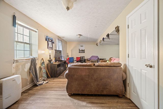 112 Raymond Lane, Rossville, GA 30741