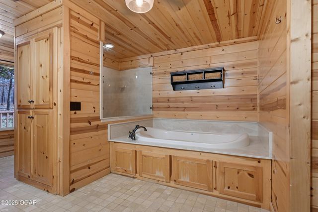 55750 E 360 Road, Jay, OK 74346