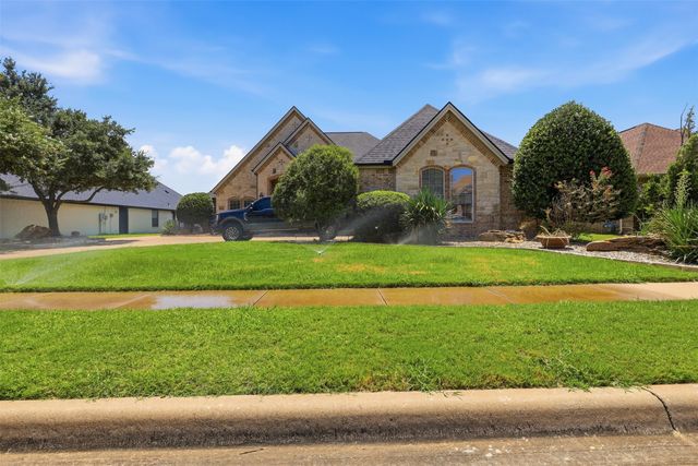 2606 Waters Edge Drive, Granbury, TX 76048