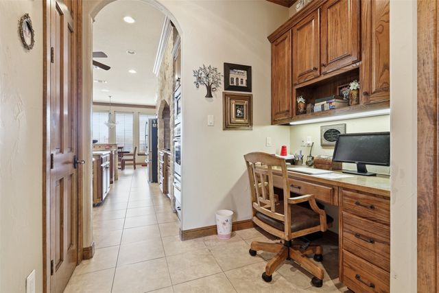 2606 Waters Edge Drive, Granbury, TX 76048