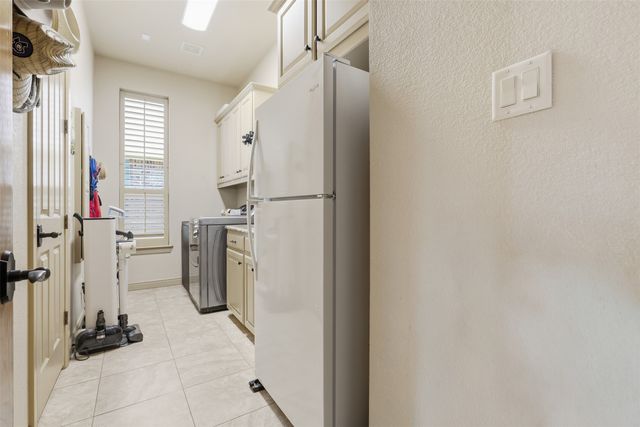 2606 Waters Edge Drive, Granbury, TX 76048