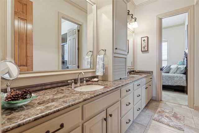 2606 Waters Edge Drive, Granbury, TX 76048