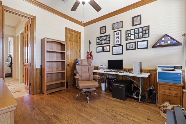 2606 Waters Edge Drive, Granbury, TX 76048