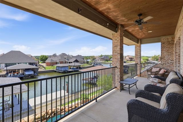 2606 Waters Edge Drive, Granbury, TX 76048