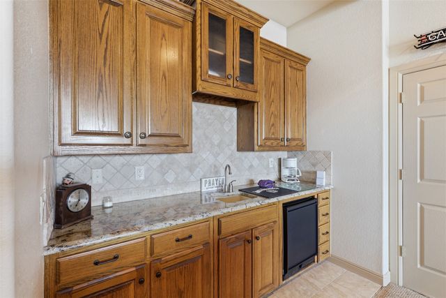 2606 Waters Edge Drive, Granbury, TX 76048