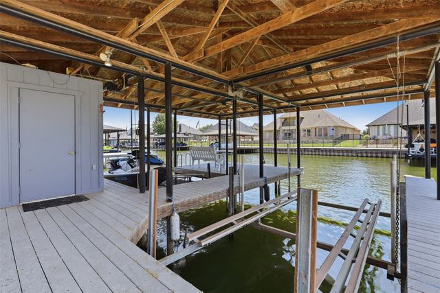 2606 Waters Edge Drive, Granbury, TX 76048