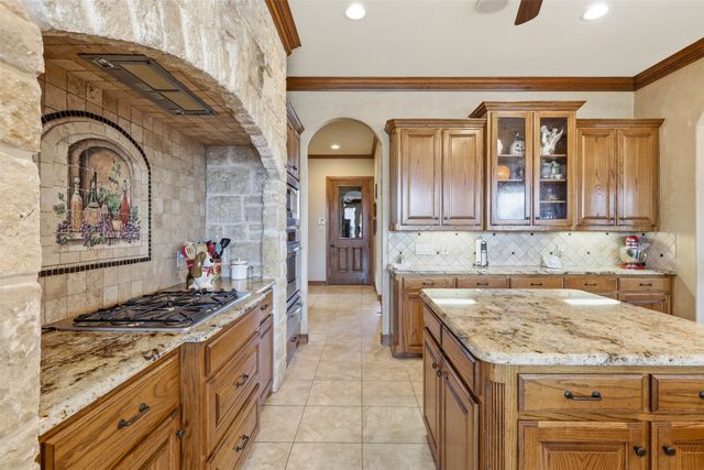 2606 Waters Edge Drive, Granbury, TX 76048