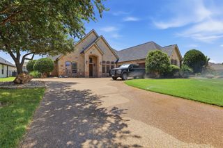 2606 Waters Edge Drive, Granbury, TX 76048