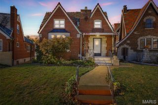 5850 Neosho Street, St Louis, MO 63109