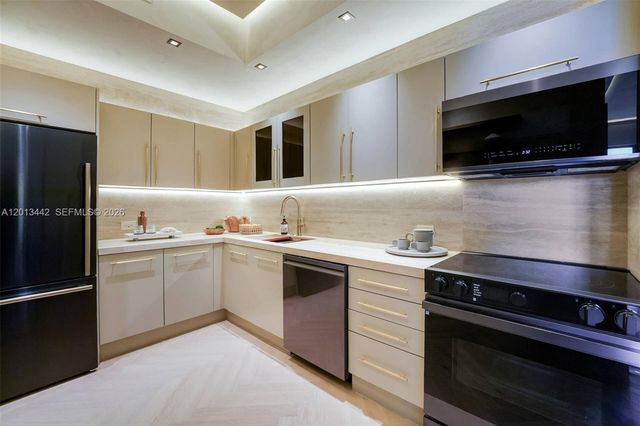 3250 Grand Ave 307, Miami, FL 33133