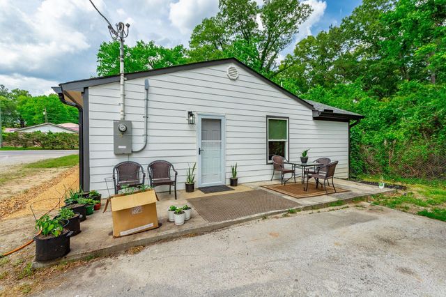 1366 Lakeview Drive, Rossville, GA 30741