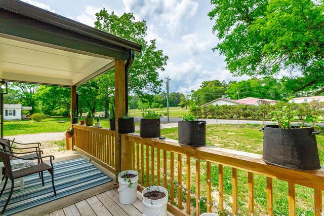 1366 Lakeview Drive, Rossville, GA 30741
